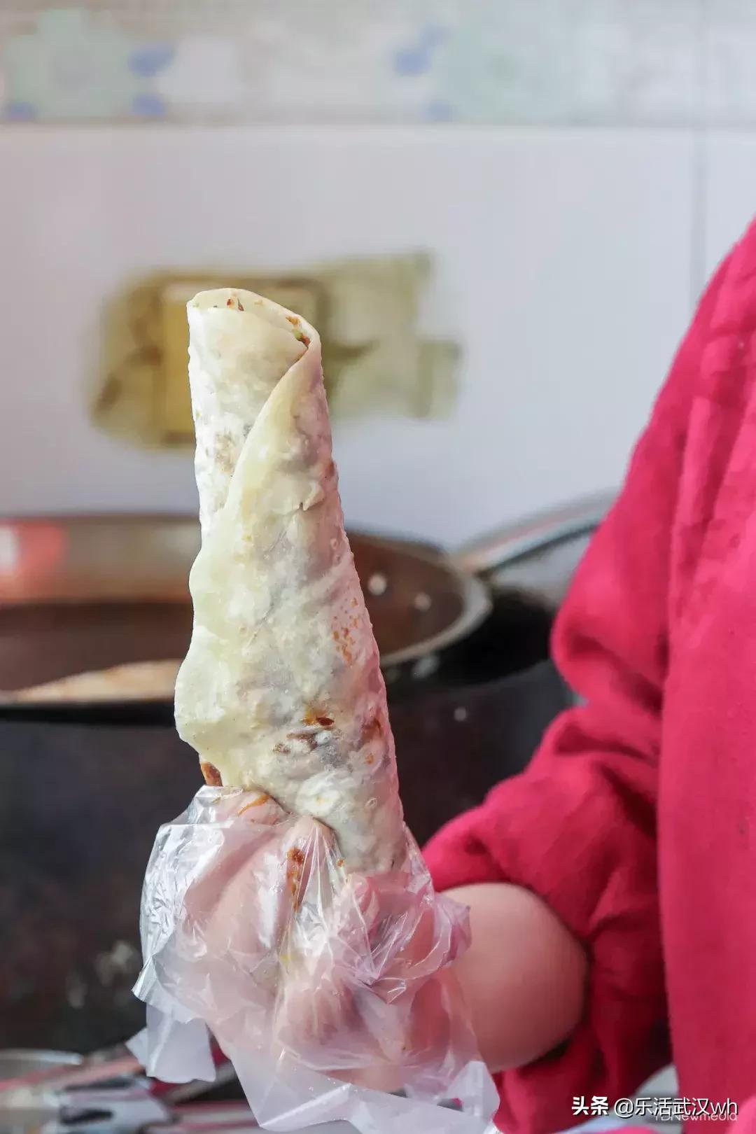 水塔街羊肉串卷饼,武汉江汉路水塔街卷饼