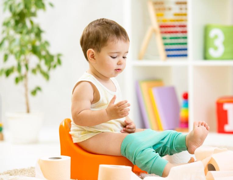 孩子总是放屁没办法解决,孩子放屁被嫌弃怎么办