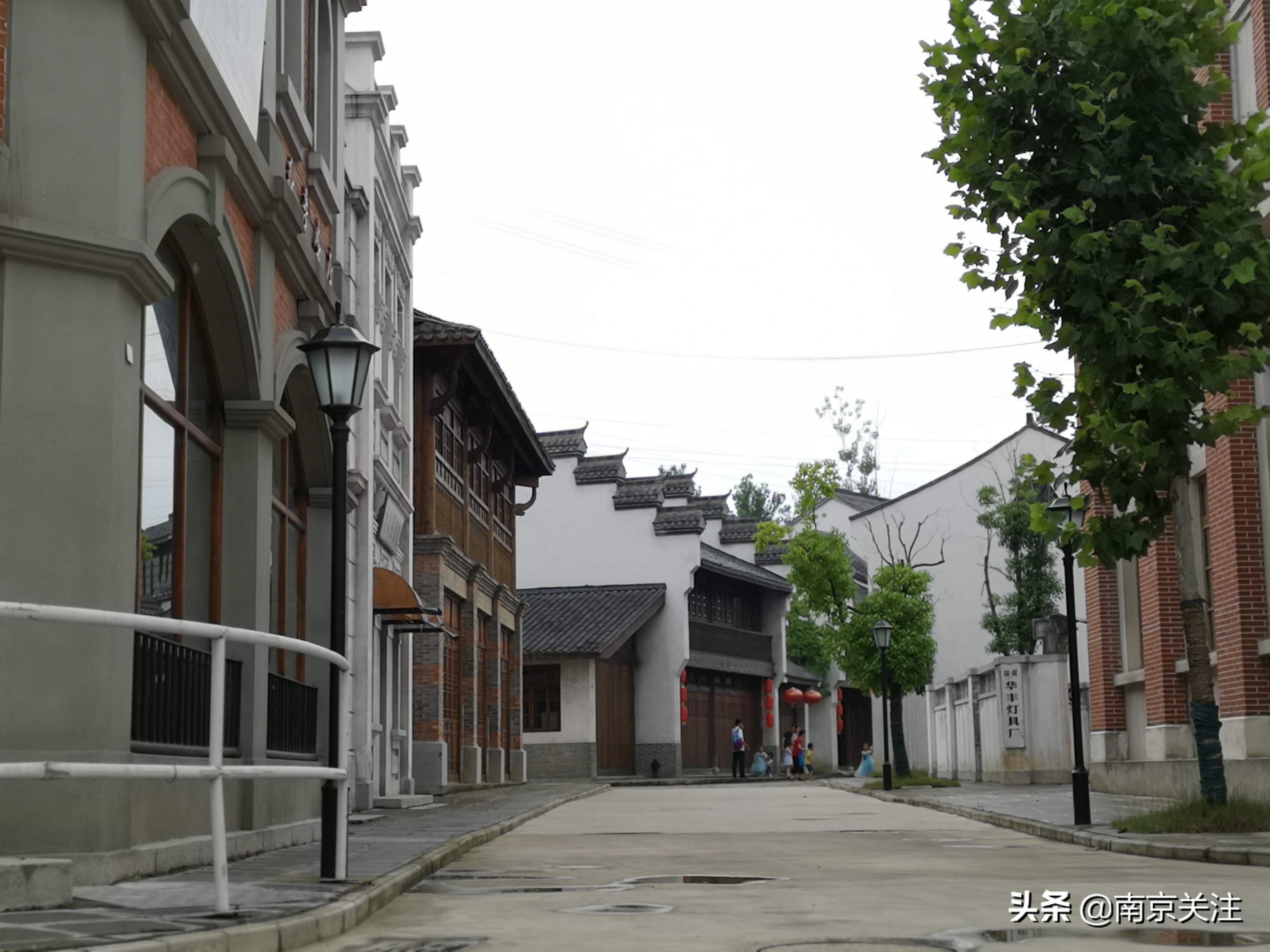 实探南京人的东方环球影城！民国街区重现，分分钟穿越！就在…