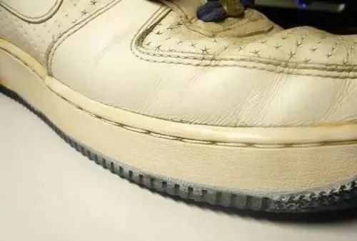 教你一招清洁小白鞋简单实用哦,拯救变黄的小白鞋