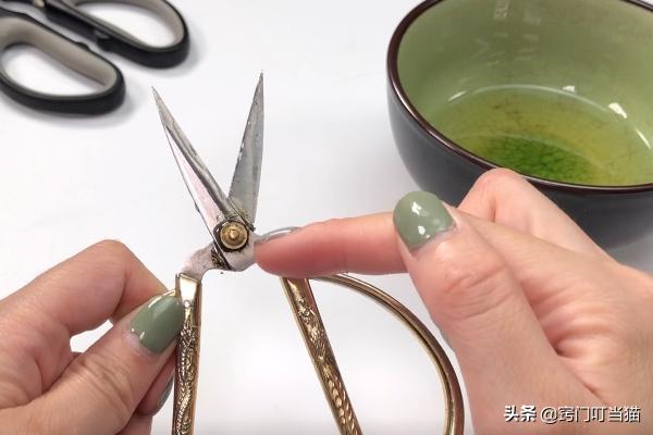 油烟机里的“废油”，一滴都不要倒掉，特别“值钱”，省钱又实用