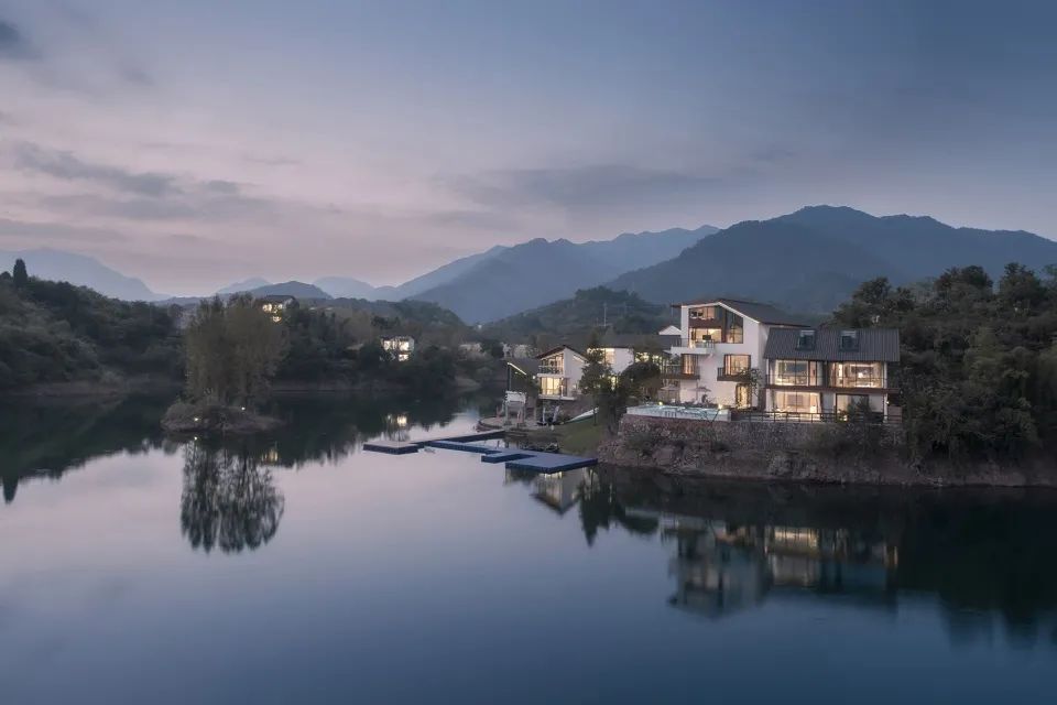 两亩地民宿设计方案效果图,乡村两层排屋民宿设计