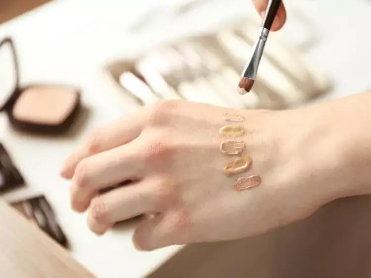 混油皮秋冬粉底液,nars粉底液适合秋冬吗混油皮