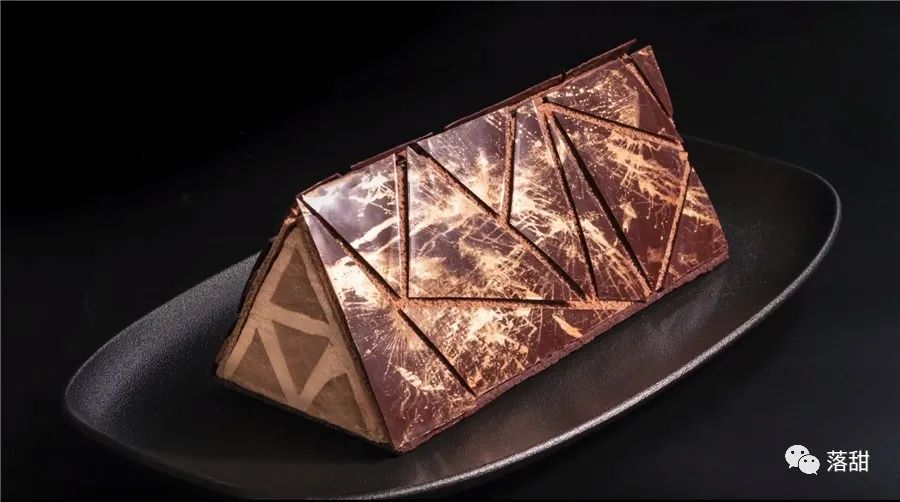 杂谈|你会不会在乎:盘子和甜品配不配?