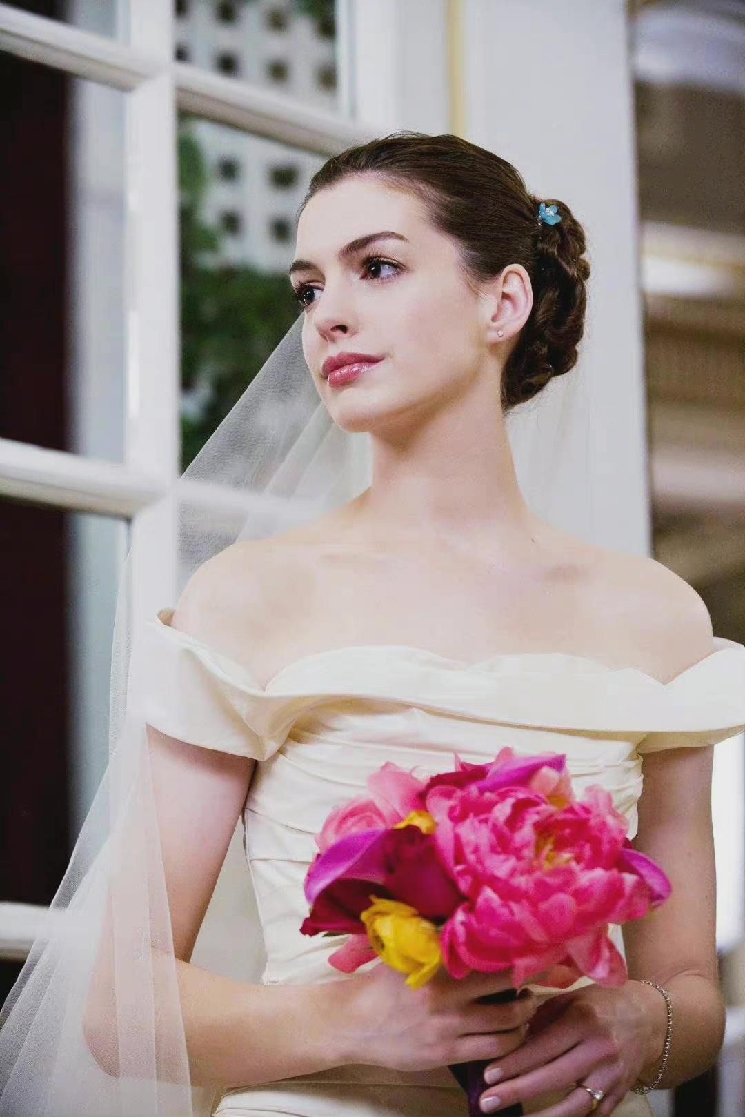 安妮海瑟薇19岁到41岁的颜值变化,安妮海瑟薇年轻身材