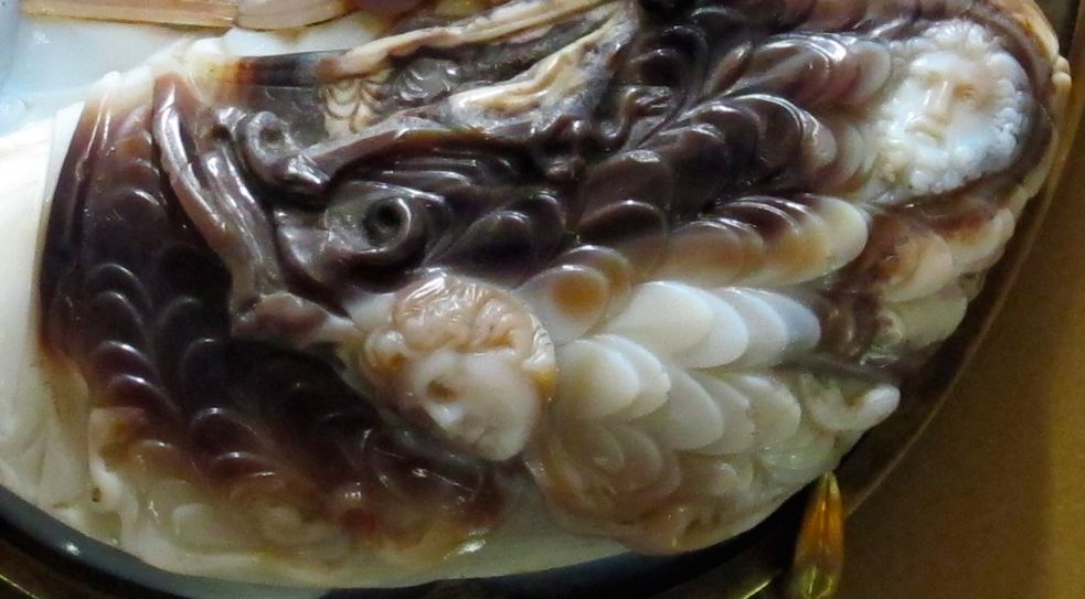 赠你一枚绝世珠宝，换我家族百年安好|艺海拾真