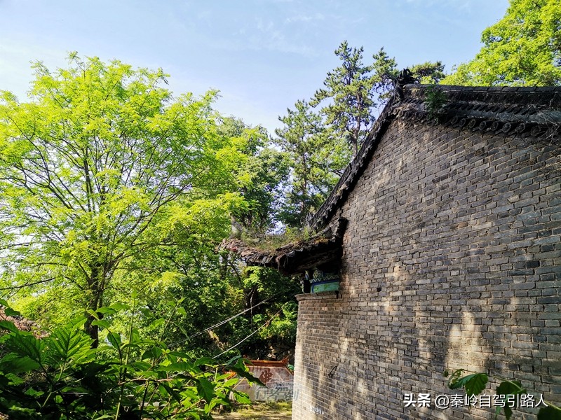 秦岭终南山南五台景区云雾环绕,秦岭终南山南五台景区游览图