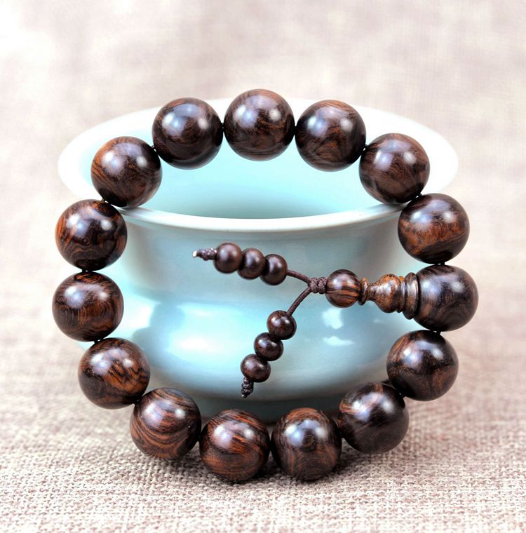 黄花梨木手串保养方法视频,海南黄花梨手串怎么保养