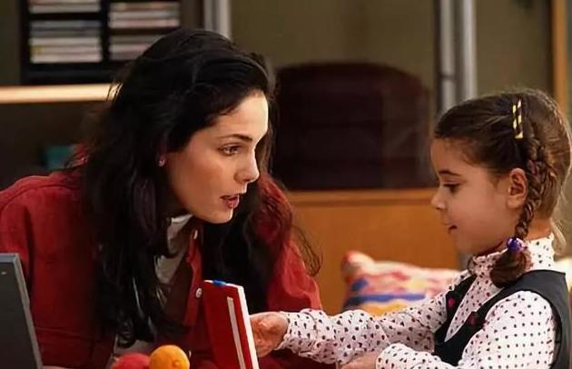 小孩石灰进眼睛,小孩眼睛迷了东西