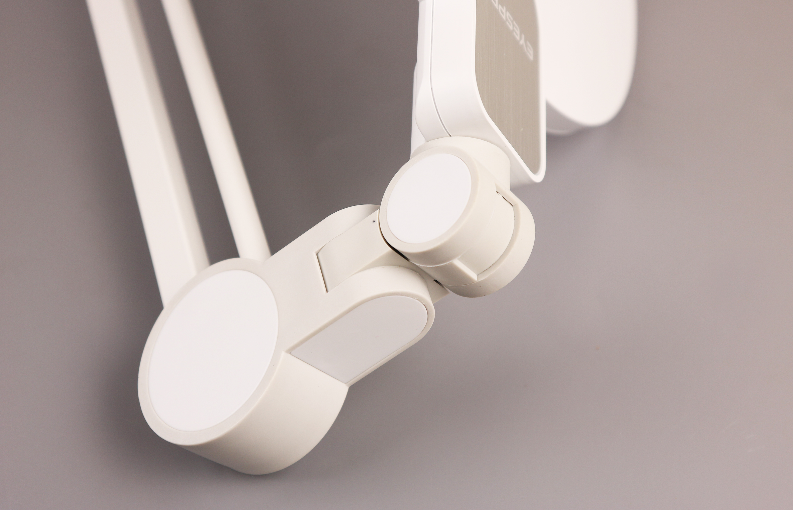 儿童智能学习护眼灯评测,自然光全光谱护眼灯