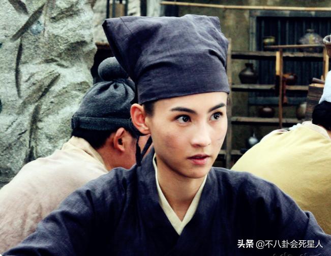 女星性转男装照:热巴撞脸大眼仔,杨颖神似罗云熙,关晓彤变路人