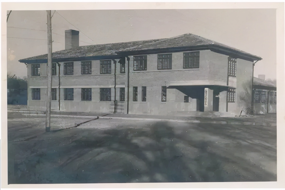 华罗庚:杂货铺出来的数学家,毛主席夸他人们尊敬他,为什么?