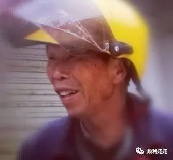 开封一个老人卖饼挣了六套房子,河南农民海口卖馒头