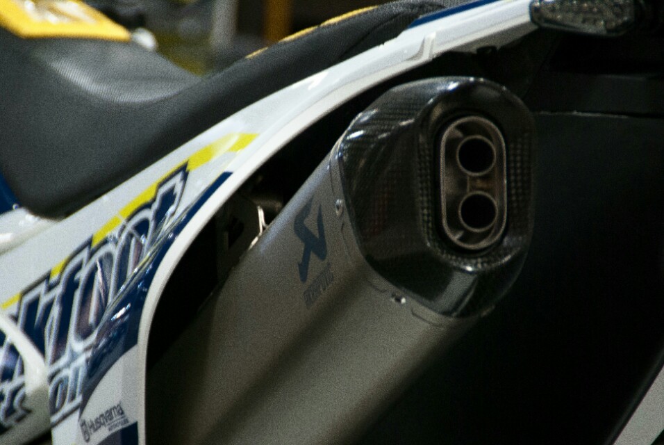 天蝎排气akrapovic中国官网,akrapovice天蝎全段钛合金排气