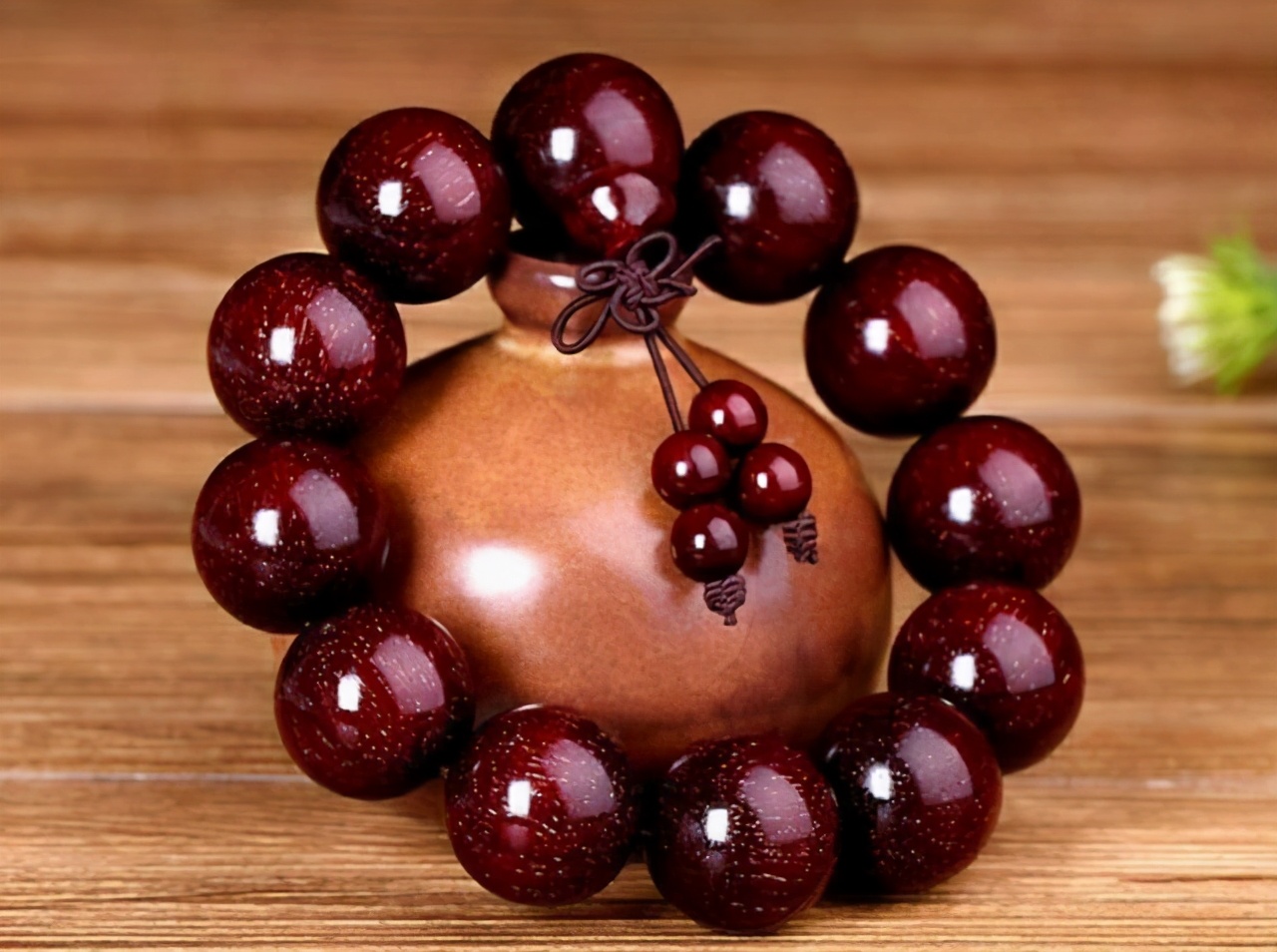 小叶紫檀满天星鉴别真假只需3秒,小叶紫檀木摆件真假鉴别方法图片