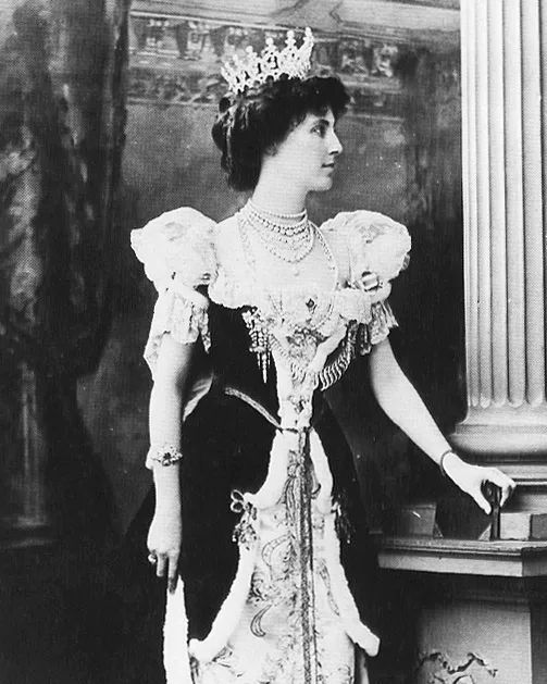 真假名媛启示,真假名媛戴的珠宝有什么区别