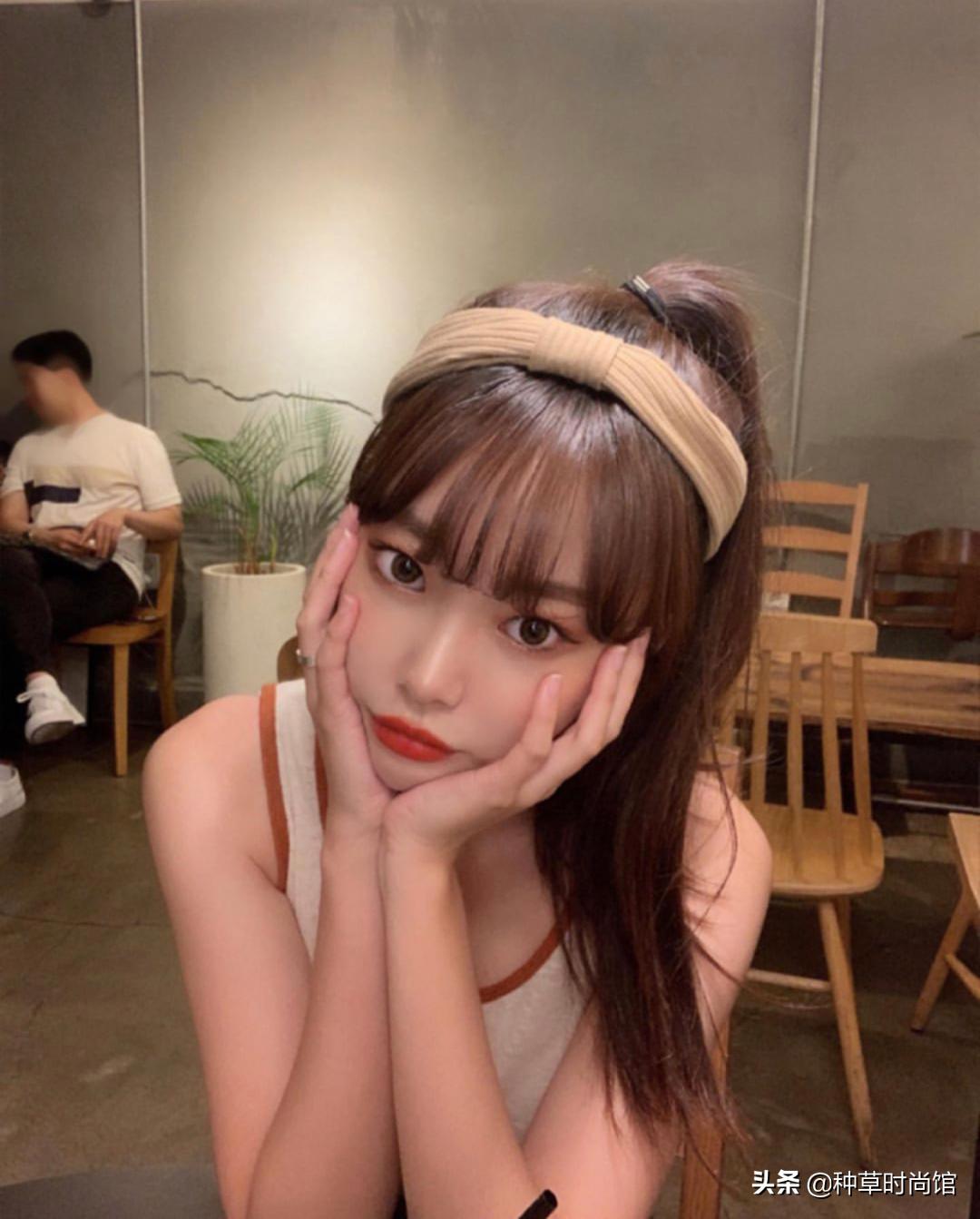 别再烫羊毛卷了！今夏“奶茶发”火了，超洋气