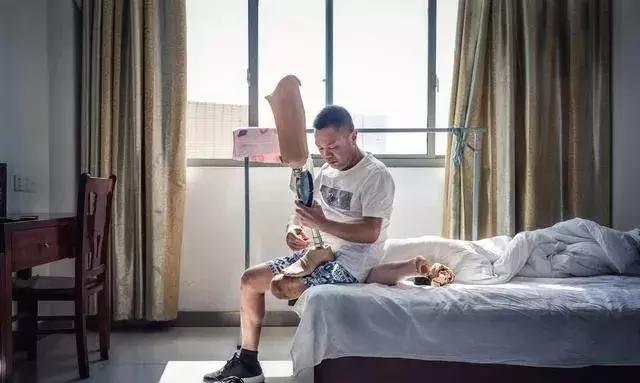 残疾人超励志成功逆袭,拒绝卖惨反倒感恩自己