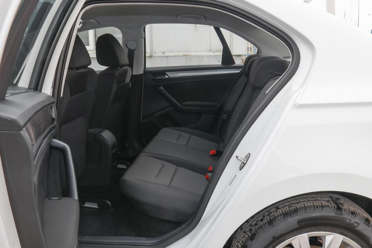 宝来6万多吗,大众宝来传奇卖8000可信么