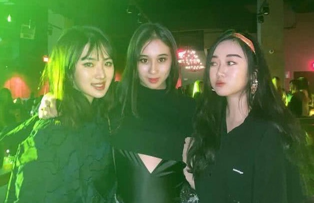 赌王女儿惊艳写真何超莲,赌王漂亮女儿照片