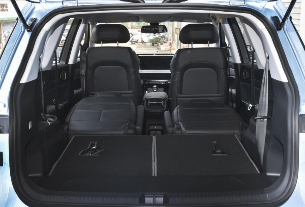 为二孩家庭打造的家用车，魔术座椅6、7座任选，8万多能买