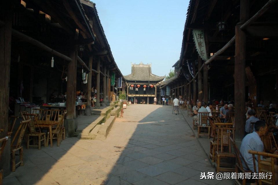 诺亚方舟古镇全景,诺亚方舟古镇