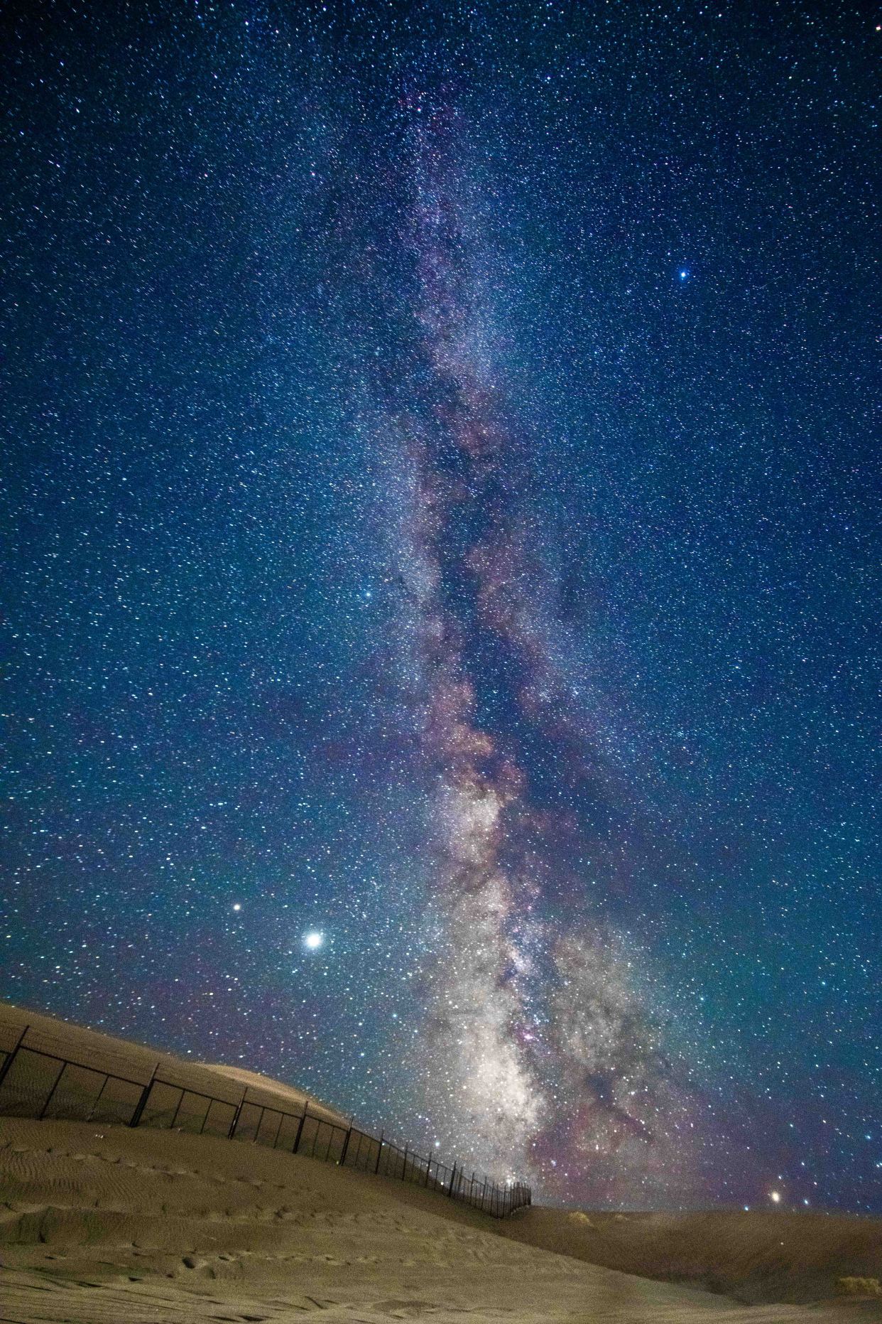 敦煌旅游拍照馆推荐,敦煌影视城拍照现代