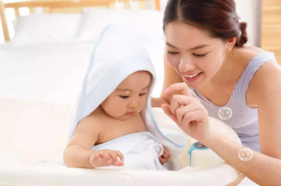 贝亲桃子水哪个版好用,贝亲桃子水用了会变黑吗