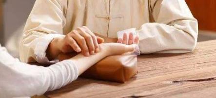 中医治疗咽炎干呕,咽炎喉咙痒干咳可以吃阿莫西林吗