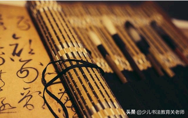 如何不靠看格子,确定一个字的首笔和后面每一笔画的位置?