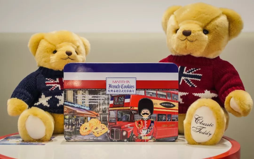 告别东方明珠、城隍庙，来上海这家暗藏100只泰迪的奶茶店