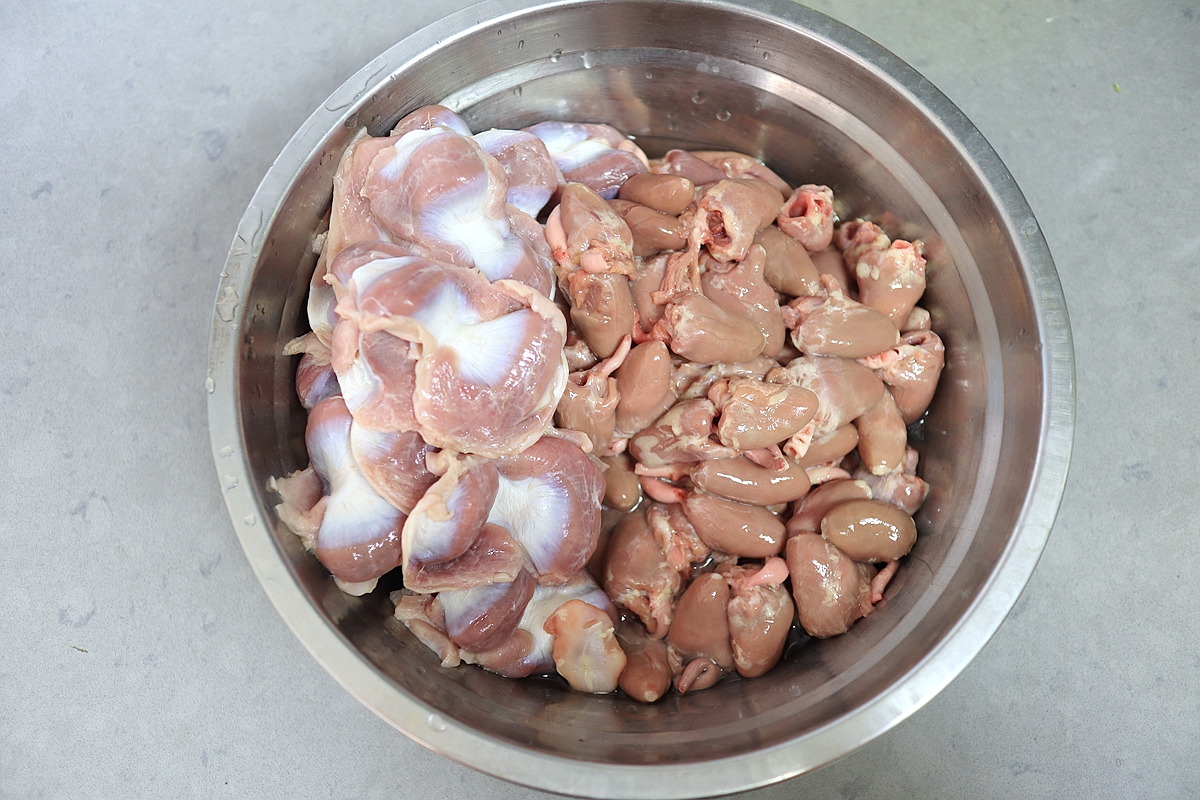 鸡杂用什么大料去腥增香,四川火爆鸡杂怎么处理才能去腥