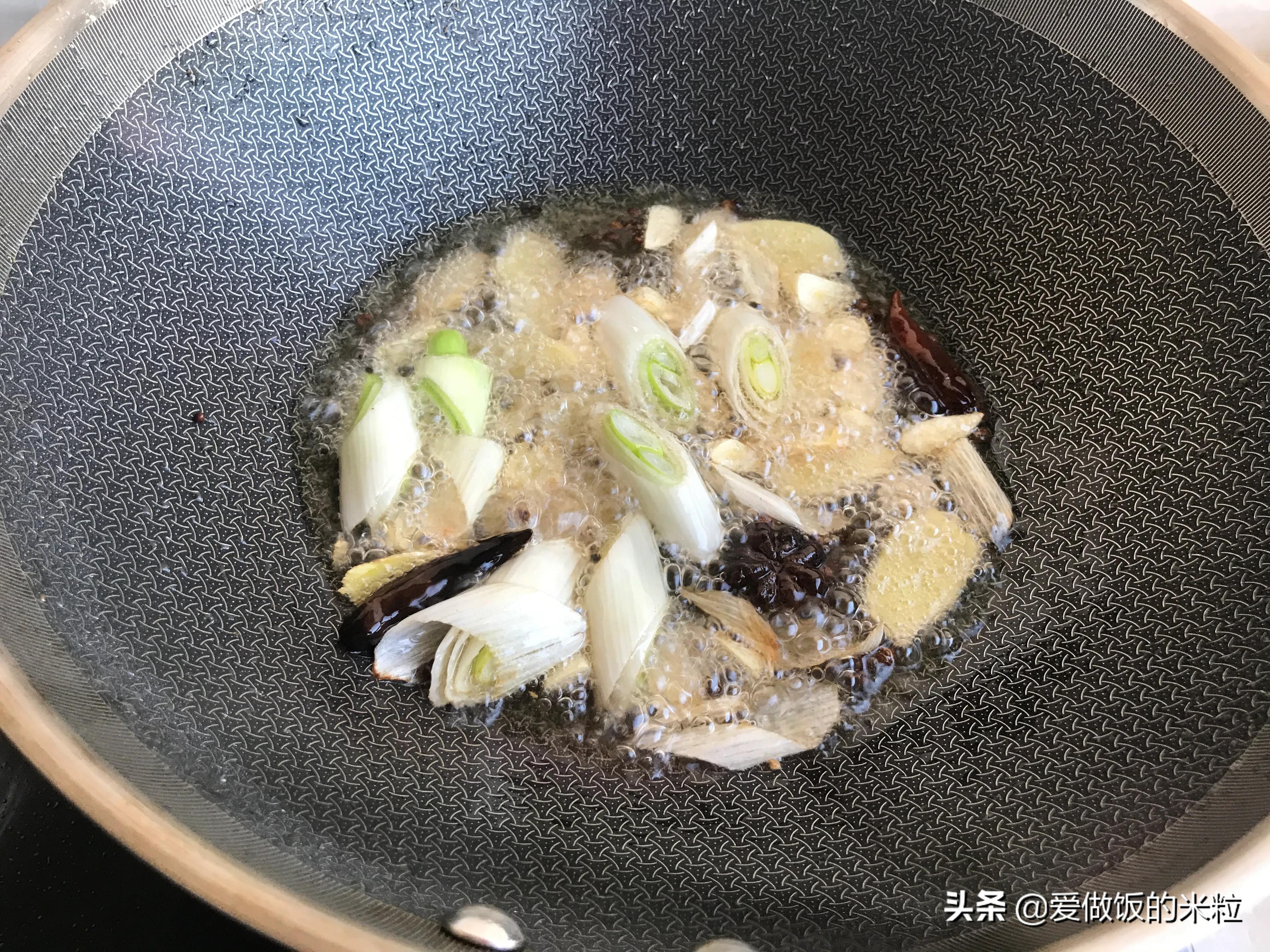 怎么炖小草鱼好吃家常做法视频,炖草鱼用热水锅还是凉水下锅好