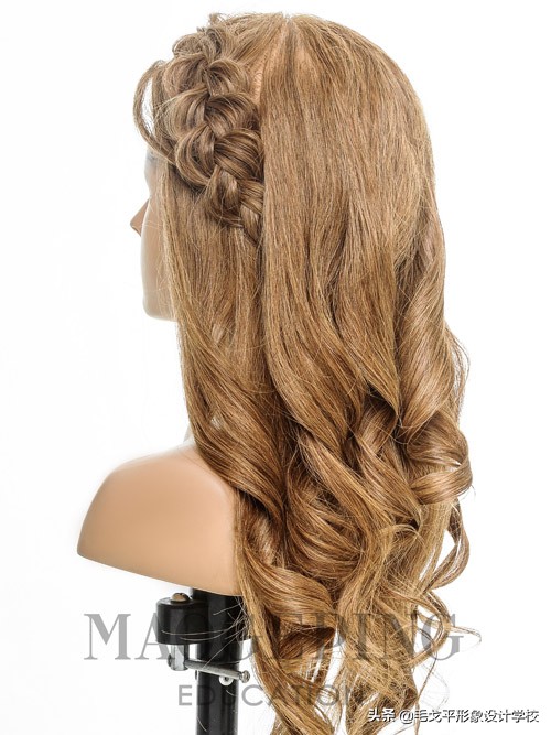 不会编发也可以扎的披肩发,披肩发怎么扎古风发辫