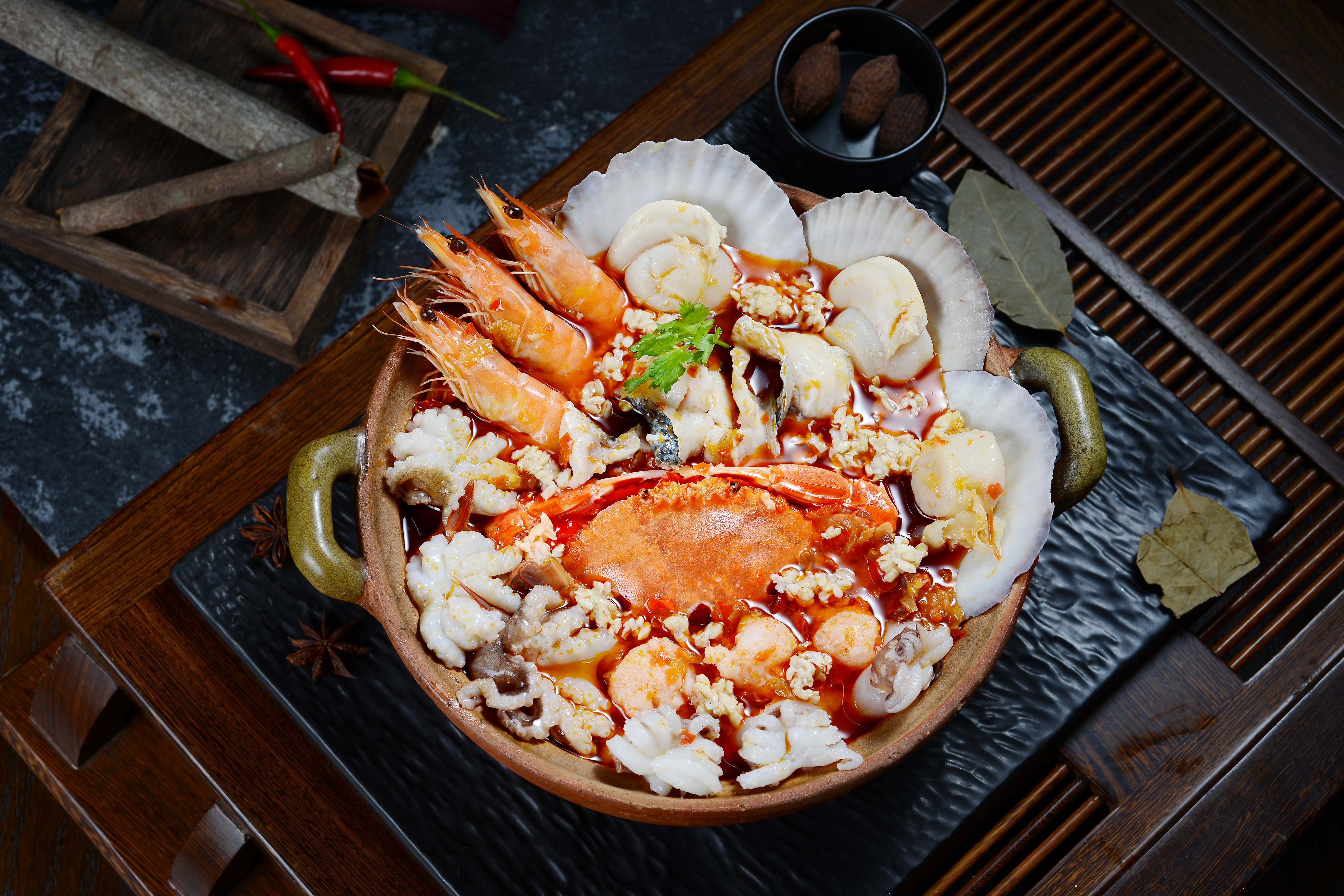 海南不止只有三亚，去万宁玩个冲浪，还有神犬小七拍摄地等着你