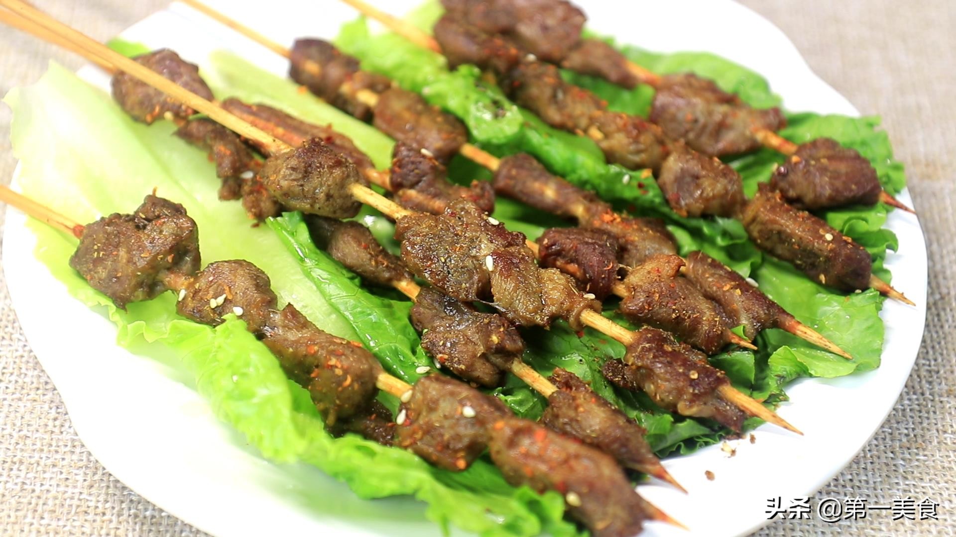 大厨教你选肉和烤肉技巧,不用明火来自制羊肉串,羊肉不膻也不老