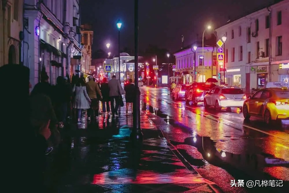 霓虹灯摄影：拍摄霓虹灯的最佳技巧