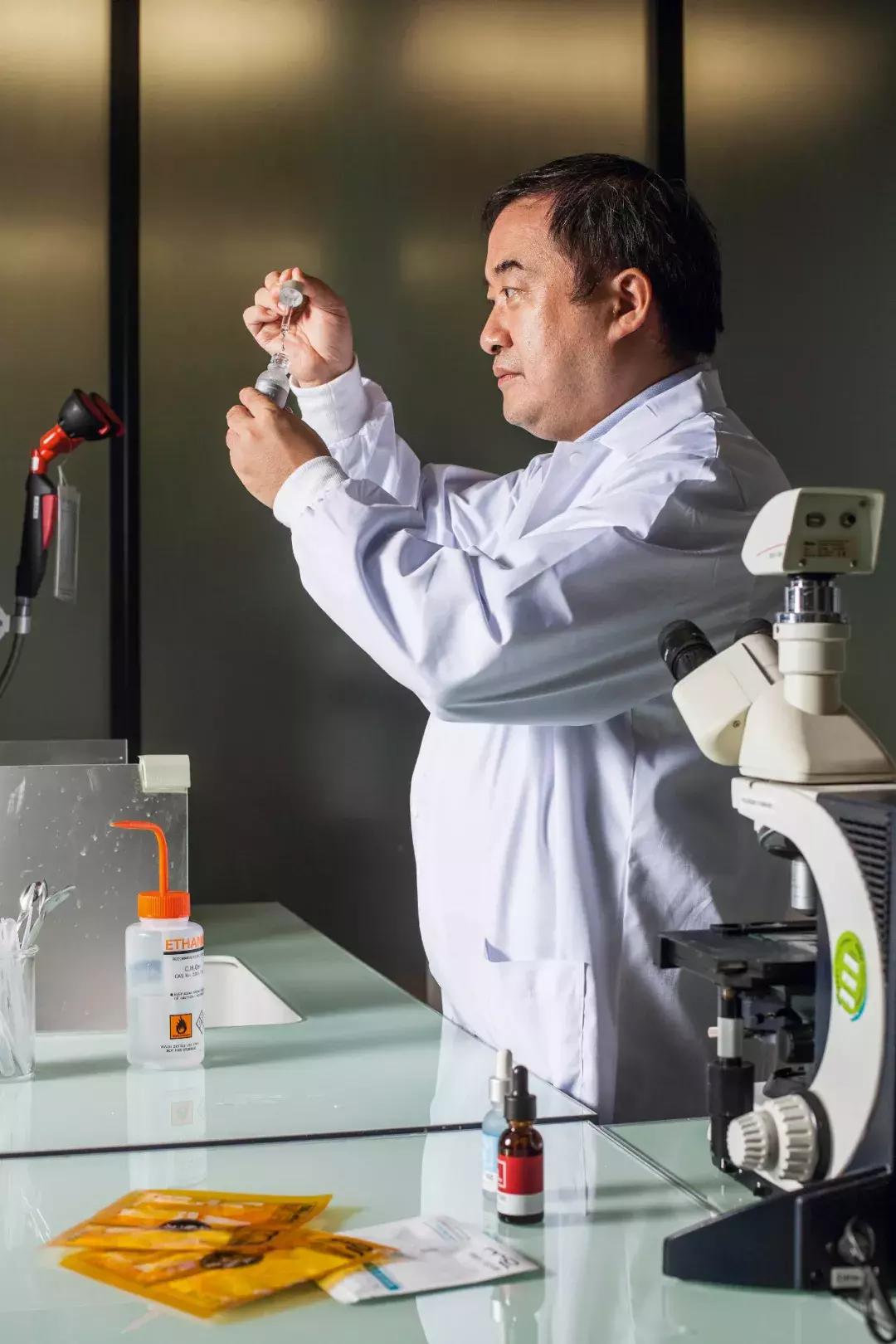 这届中国女人为了变美,开始重新学起生物和化学了,成分*党**是如何影响护肤品新品上市和营销方向的?