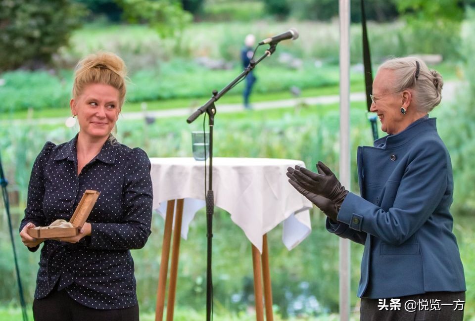 丹麦玛丽王妃穿搭图,丹麦玛格丽特女王穿搭