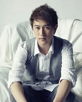 明星撞脸不可怕性别不同就尴尬,意想不到的明星撞脸