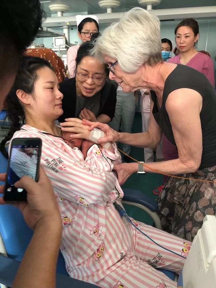 关于母乳喂养的感人故事,母乳喂养的感人事件