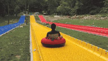 网红玻璃桥悬崖秋千,网红旅游打卡玻璃滑道