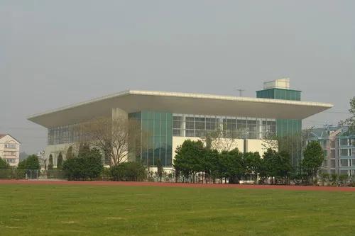 镇江实验高中在什么地方,镇江实验高中老师与学生视频