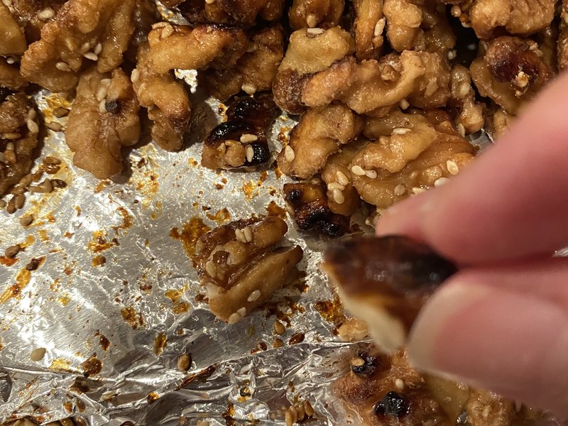 做好的琥珀核桃让人难以抗拒,琥珀核桃教程来了私藏美食大分享