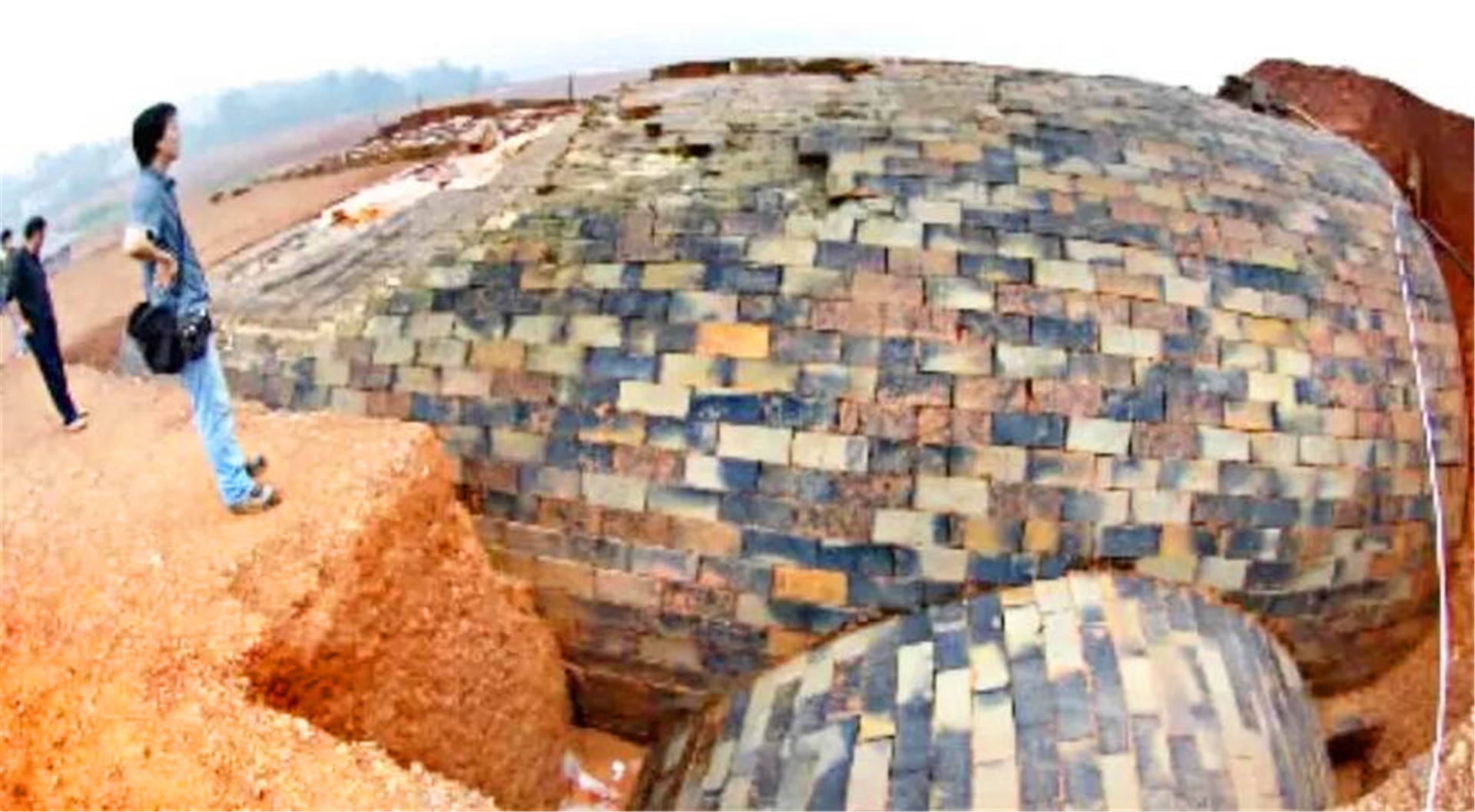 非洲发现明朝古墓，被挖掘后专家仰天长叹：600年前中国真是强大