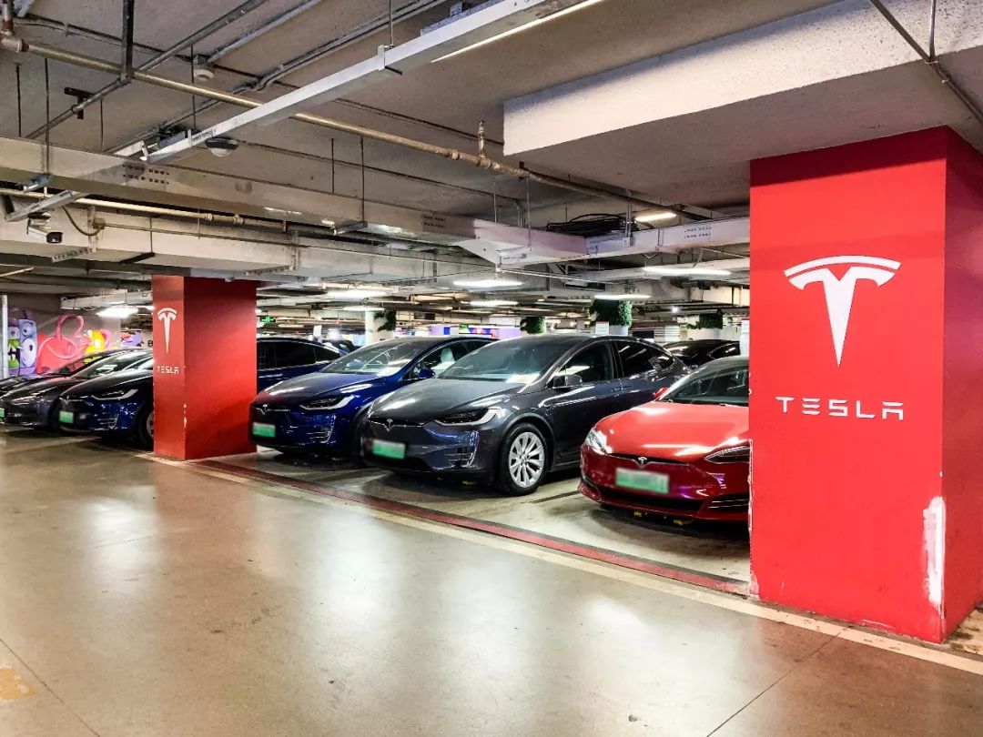 在南京月薪一万的工作,月薪1万5真的养不起车吗