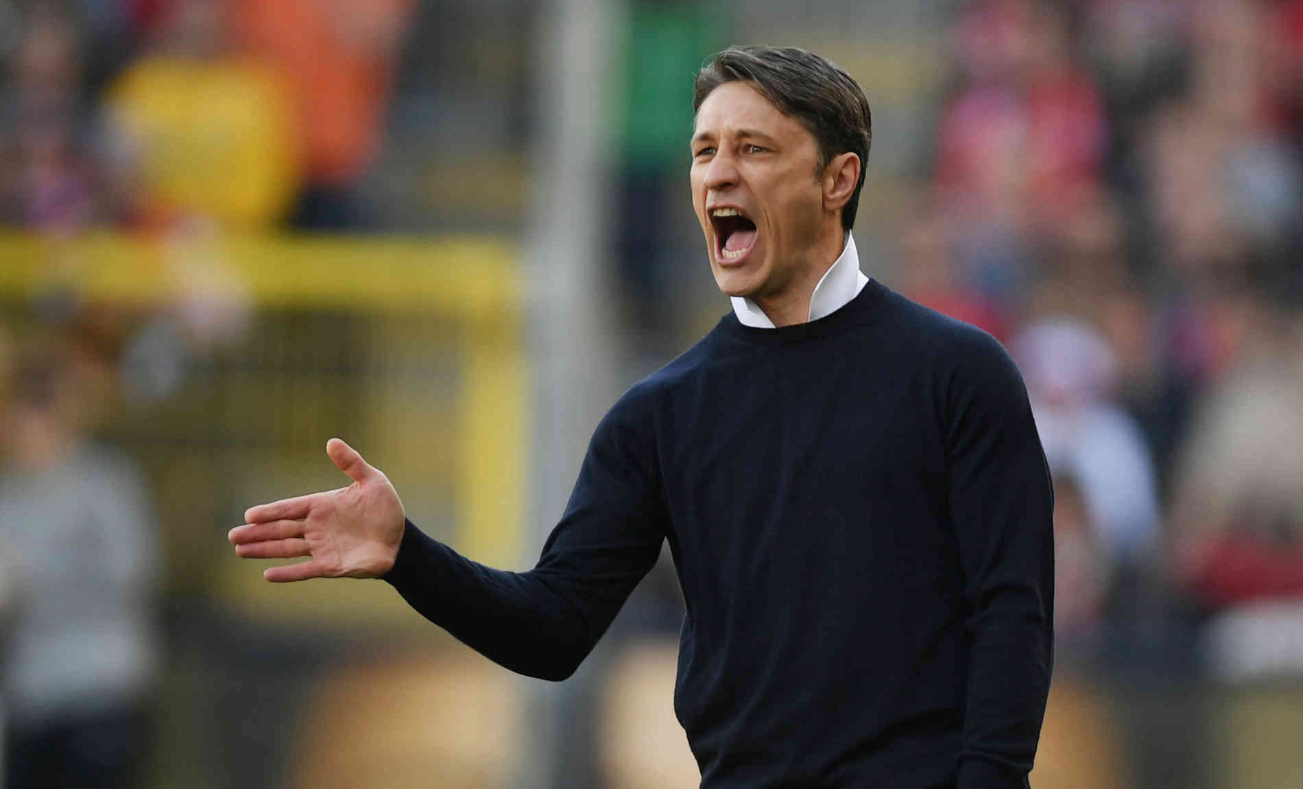 一年踢完半个联赛要换帅，德甲为何疯*操狂**作？“缺乏尊重”是关键