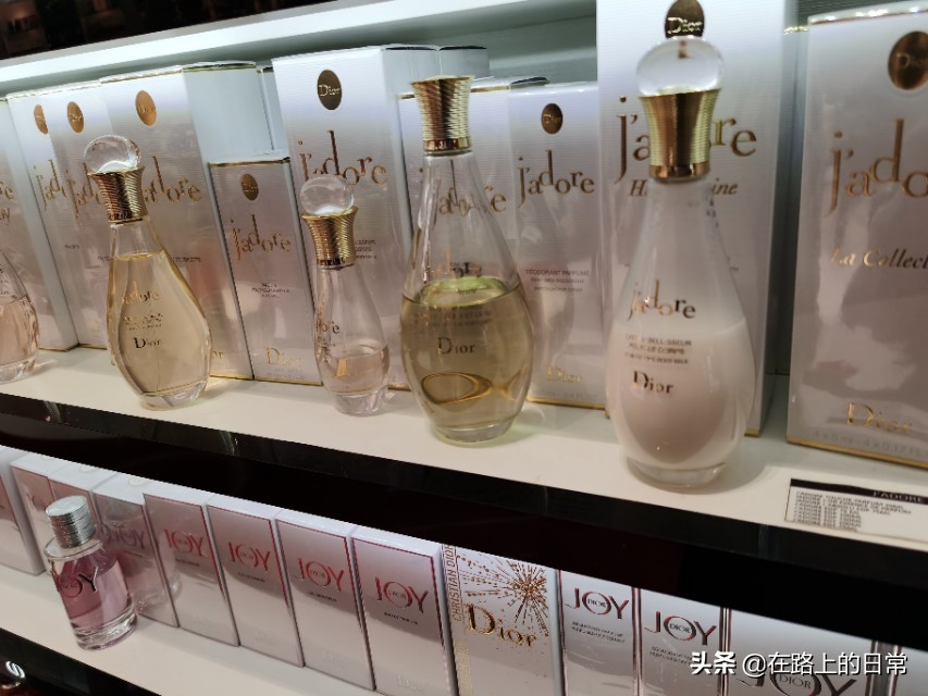 迪拜机场免税店香水价目表,迪拜机场免税店酒价格表
