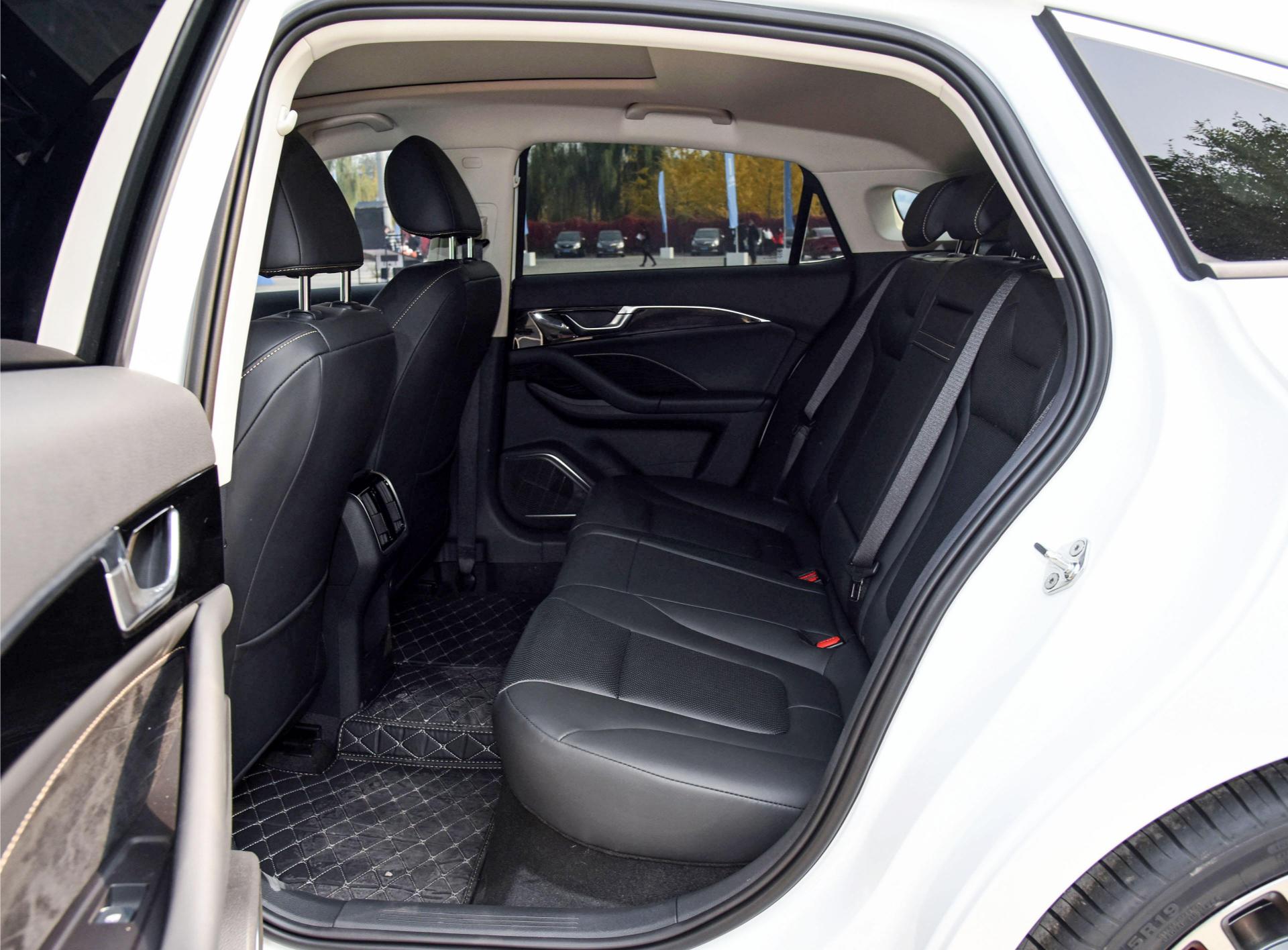 奔腾b70最新款的车主感受,春季车展第四代奔腾b70