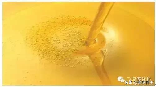 摩托车机油为啥变得跟黑泥似的,摩托车机油300公里变黑